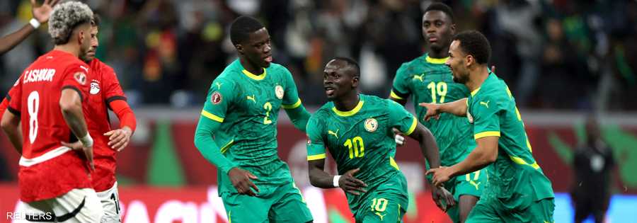 فرحة لاعبي السنغال بهدف ماني