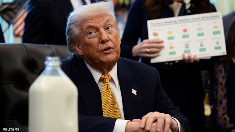 زجاجة الحليب على مكتب ترامب