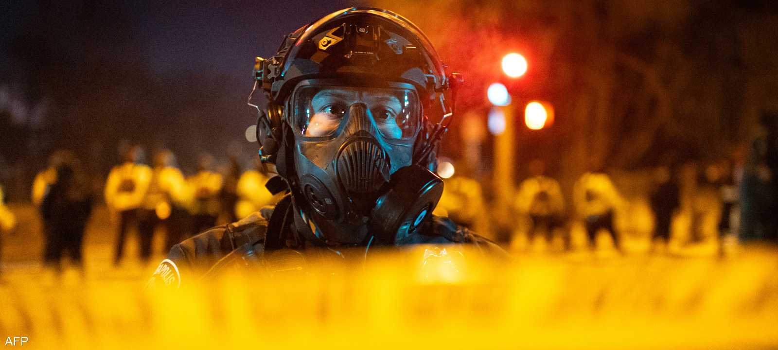 عناصر الشرطة في مينيابوليس