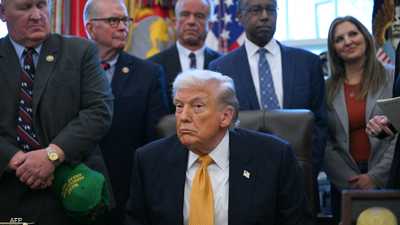 ضرب إيران.. ترامب يفتح باب الحوار ويبقي إصبعه "على الزناد"