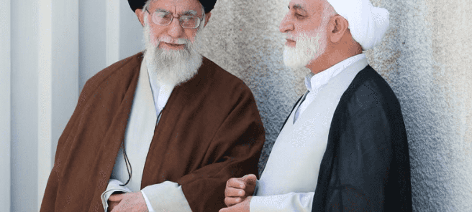 غلام حسين محسني إجئي رفقة خامنئي