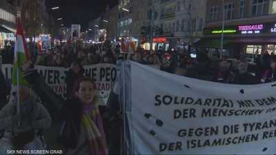 مدن غربية تشهد مواجهات كلامية حادة بين أطراف معارضة إيران