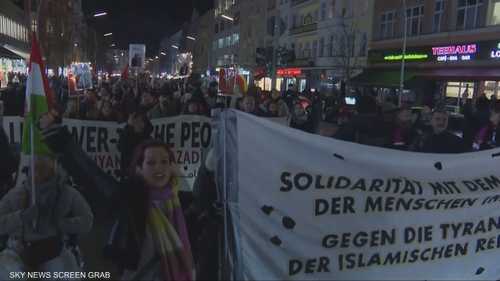 انقسامات عميقة داخل صفوف المعارضة الإيرانية في الخارج