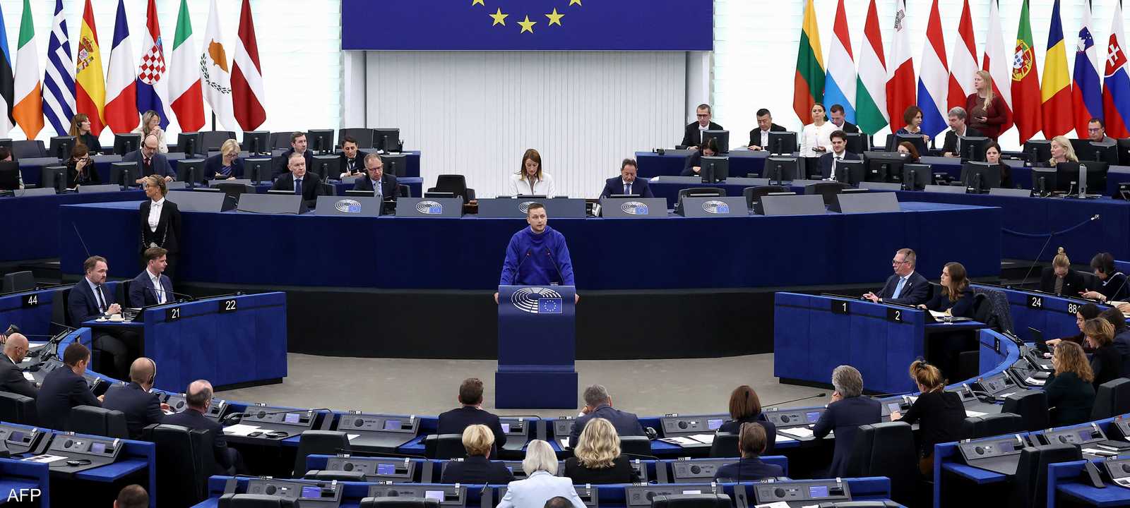 رئيس حكومة غرينلاند، ينس فريدريك نيلسن، يلقي كلمة بالبرلمان