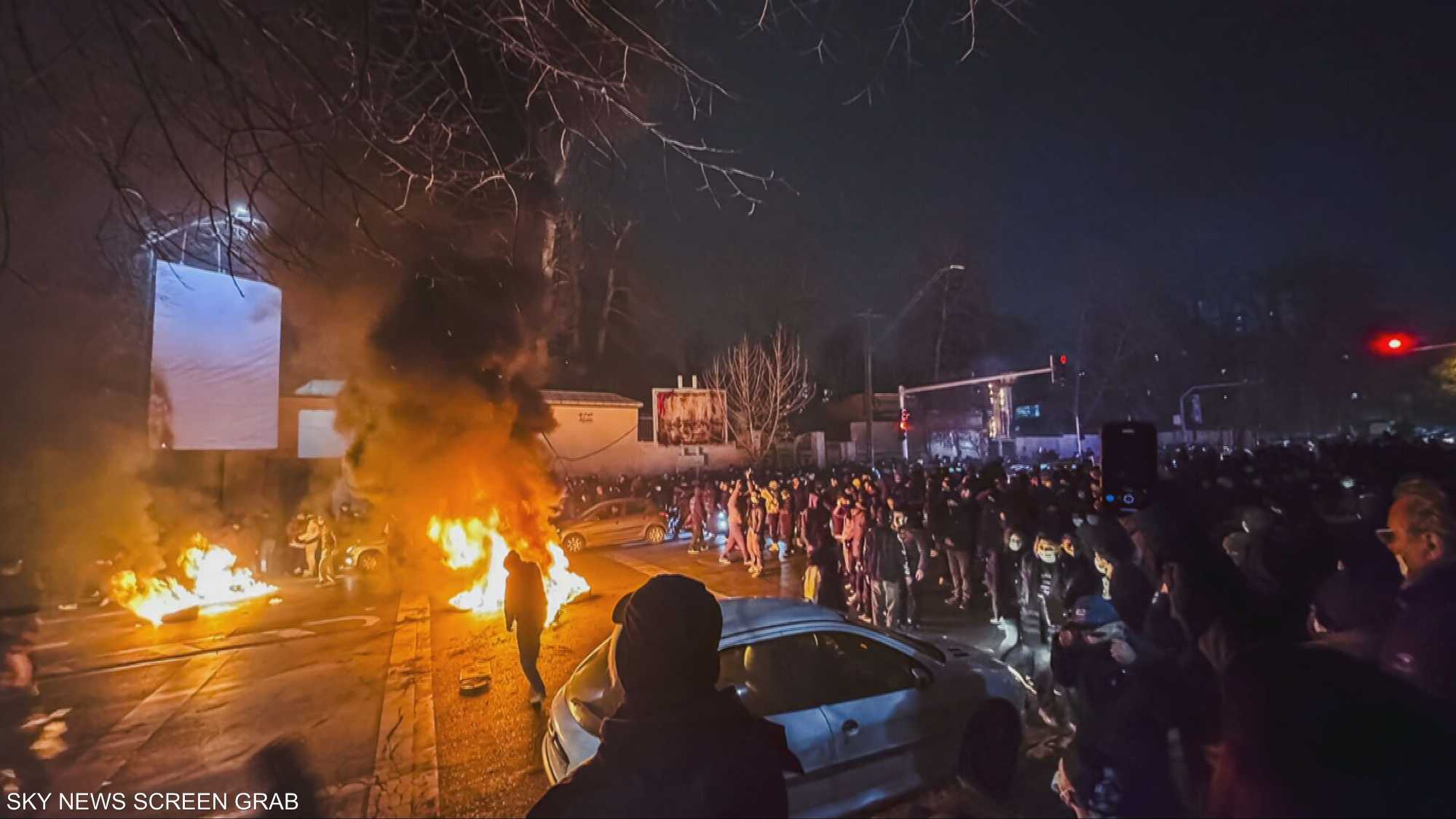 هل نجحت طهران في احتواء الاحتجاجات؟