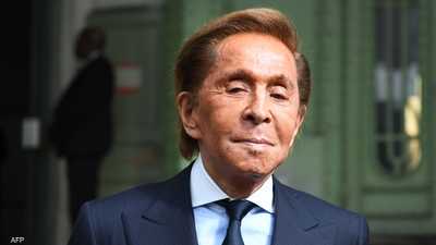 وفاة مصمم الأزياء الشهير فالنتينو في منزله