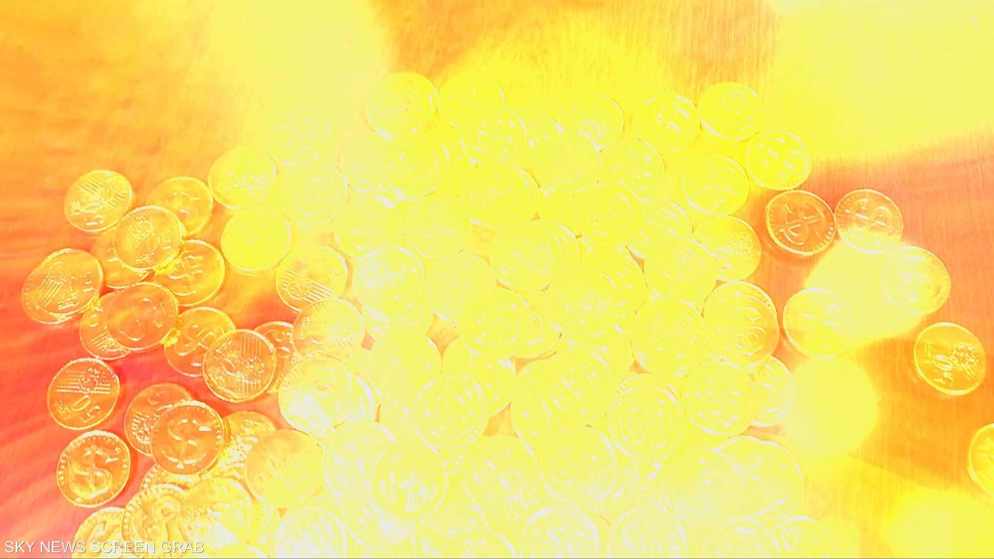 لماذا يستمر الذهب بالارتفاع والجميع يراهن عليه؟