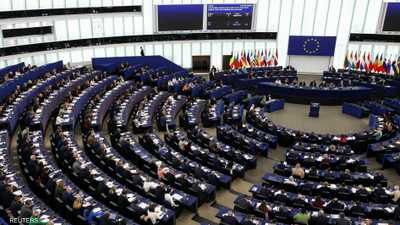 أوروبا تجمّد المصادقة على الاتفاق التجاري مع أميركا