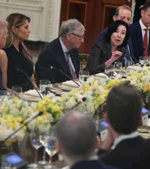 ترامب مع رؤساء شركات التكنولوجيا الكبرى