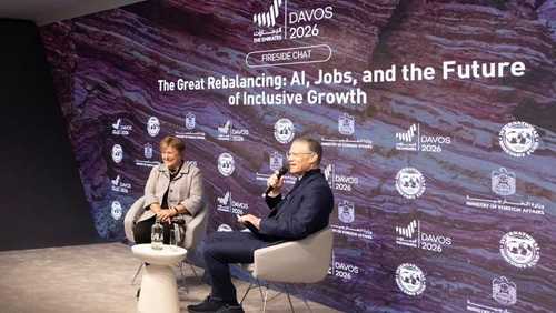 الإمارات نموذج رائد في إدارة التحول التكنولوجي