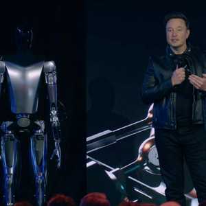 إيلون ماسك والروبوت أوبتيموس.. أرشيفية