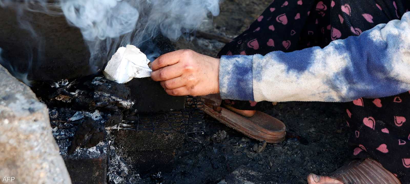 يعاني أهل غزة من برودة قاسية في الخيام