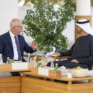 رئيس دولة الإمارات يستقبل مبعوث الرئيس الروسي