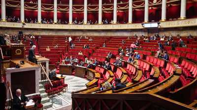 فرنسا.. قانون يحظر وسائل التواصل لمن هم أقل من 15 عاما