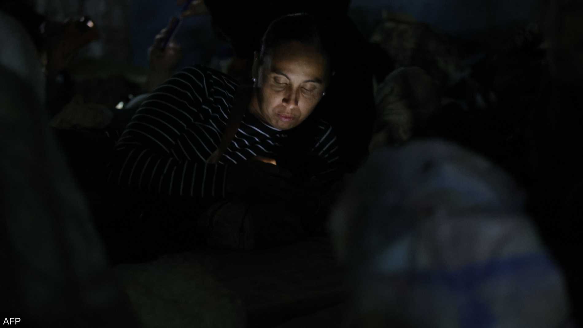 خبراء يكشفون لماذا تنام النساء أكثر من الرجال 