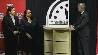 ساعة يوم القيامة.. تحديث يشير إلى الاقتراب من "كارثة عالمية"