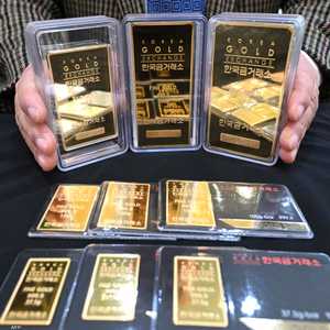 أسعار الذهب تواصل ارتفاعها.. أرشيفية