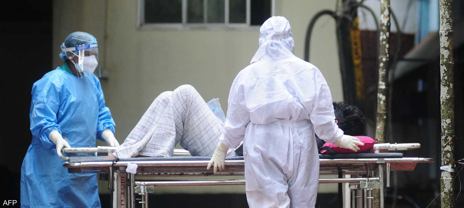 رجل مصاب بفيروس نيباه في الهند