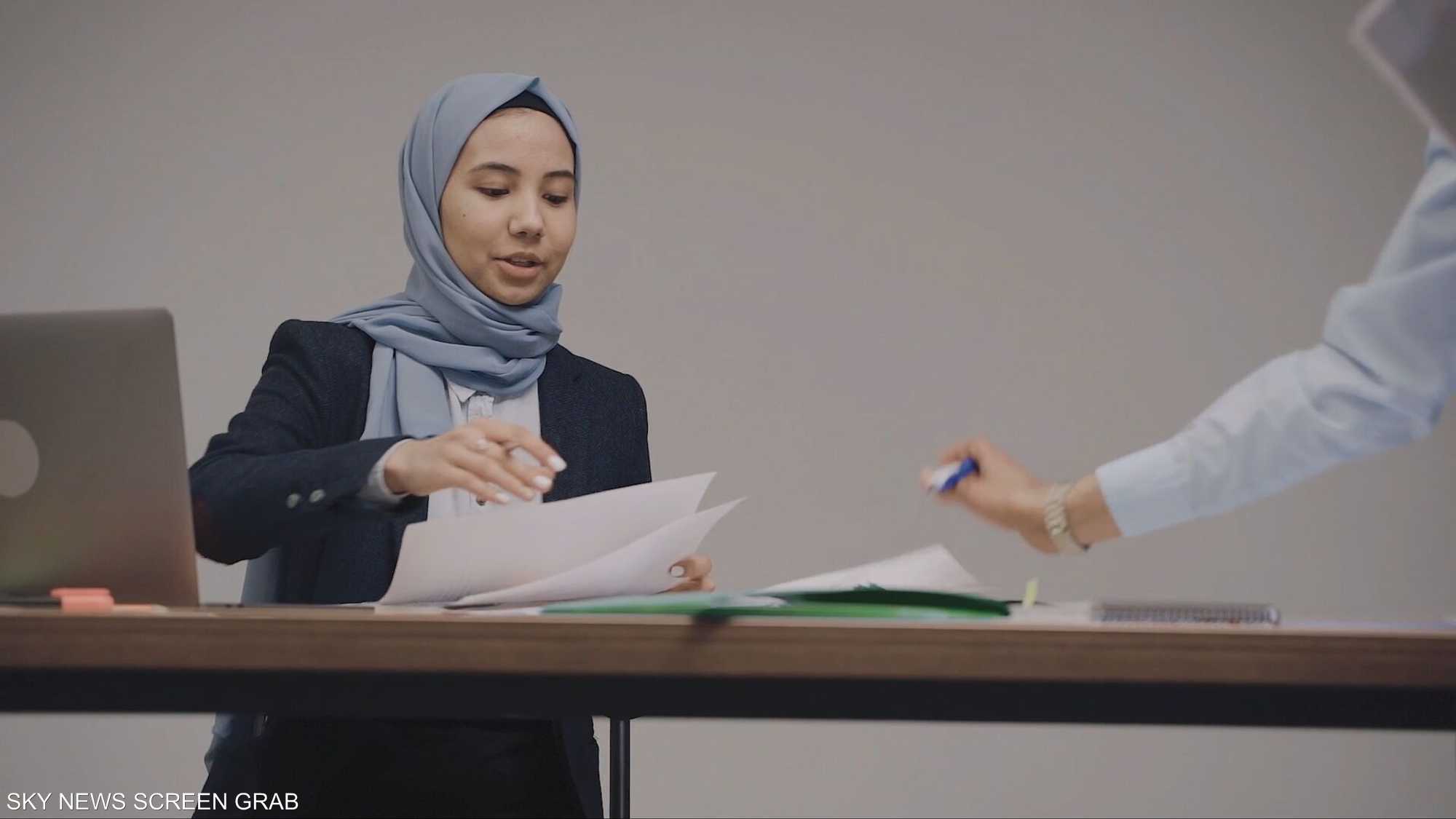 جدل بعد قرار منع المكياج خلال ساعات العمل بمحافظة اللاذقية