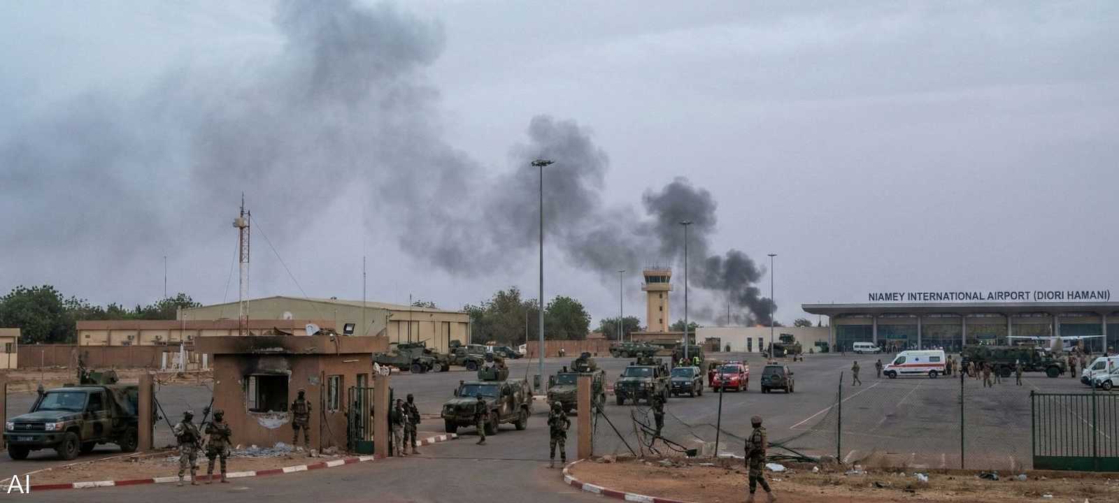 هجوم مطار نيامي