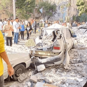 أدى انفجار مبنى في بندر عباس إلى مقتل طفلة وإصابة 14