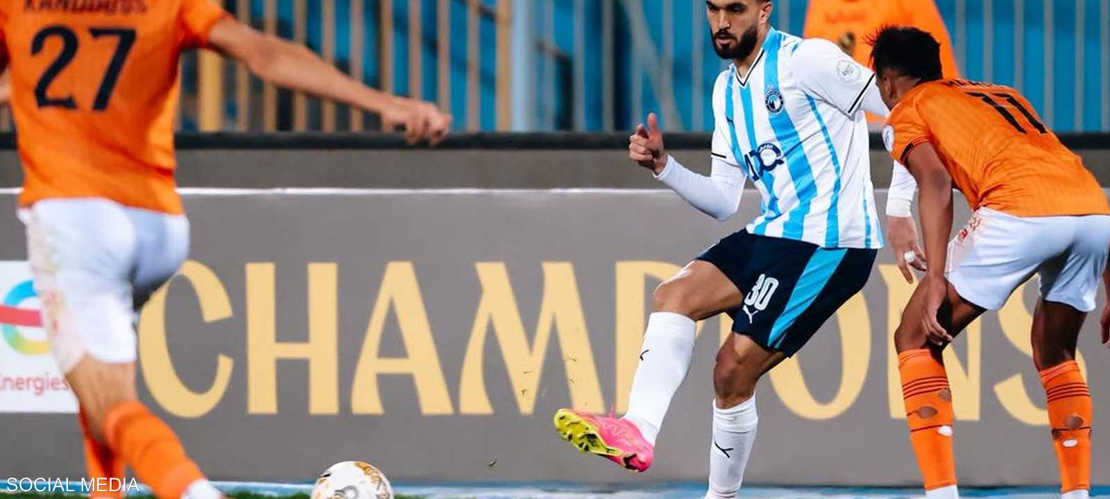 من المباراة بين الفريقين