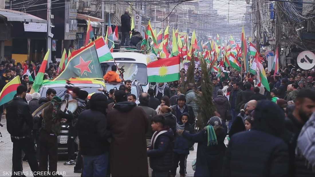 سوريا.. الأكراد يتدفقون للحصول على "القيد" ولغتهم "الوطنية"