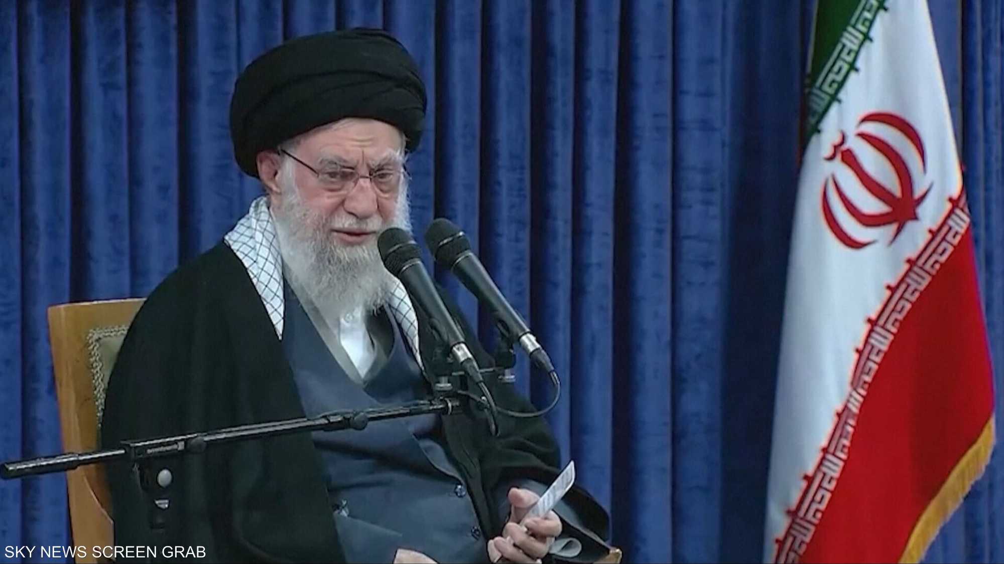 خامنئي يصعد وعراقجي يتحدث عن الدبلوماسية مع واشنطن