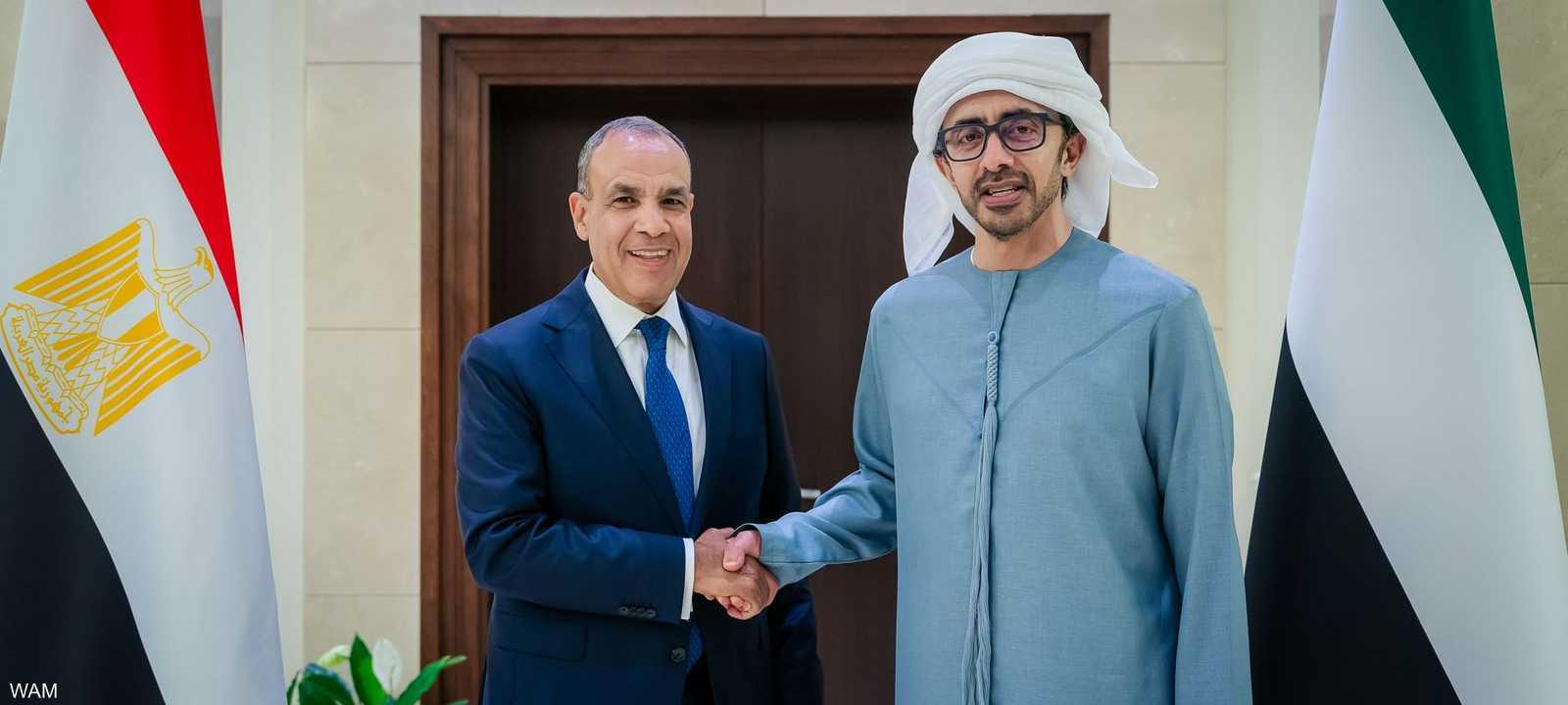 عبدالله بن زايد ووزير خارجية مصر يبحثان التطورات الإقليمية