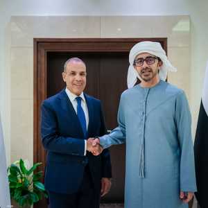 عبدالله بن زايد ووزير خارجية مصر يبحثان التطورات الإقليمية