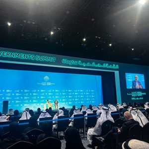 حاتم دويدار الرئيس التنفيذي لمجموعة &e