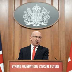 وزير الدفاع البريطاني جون هيلي