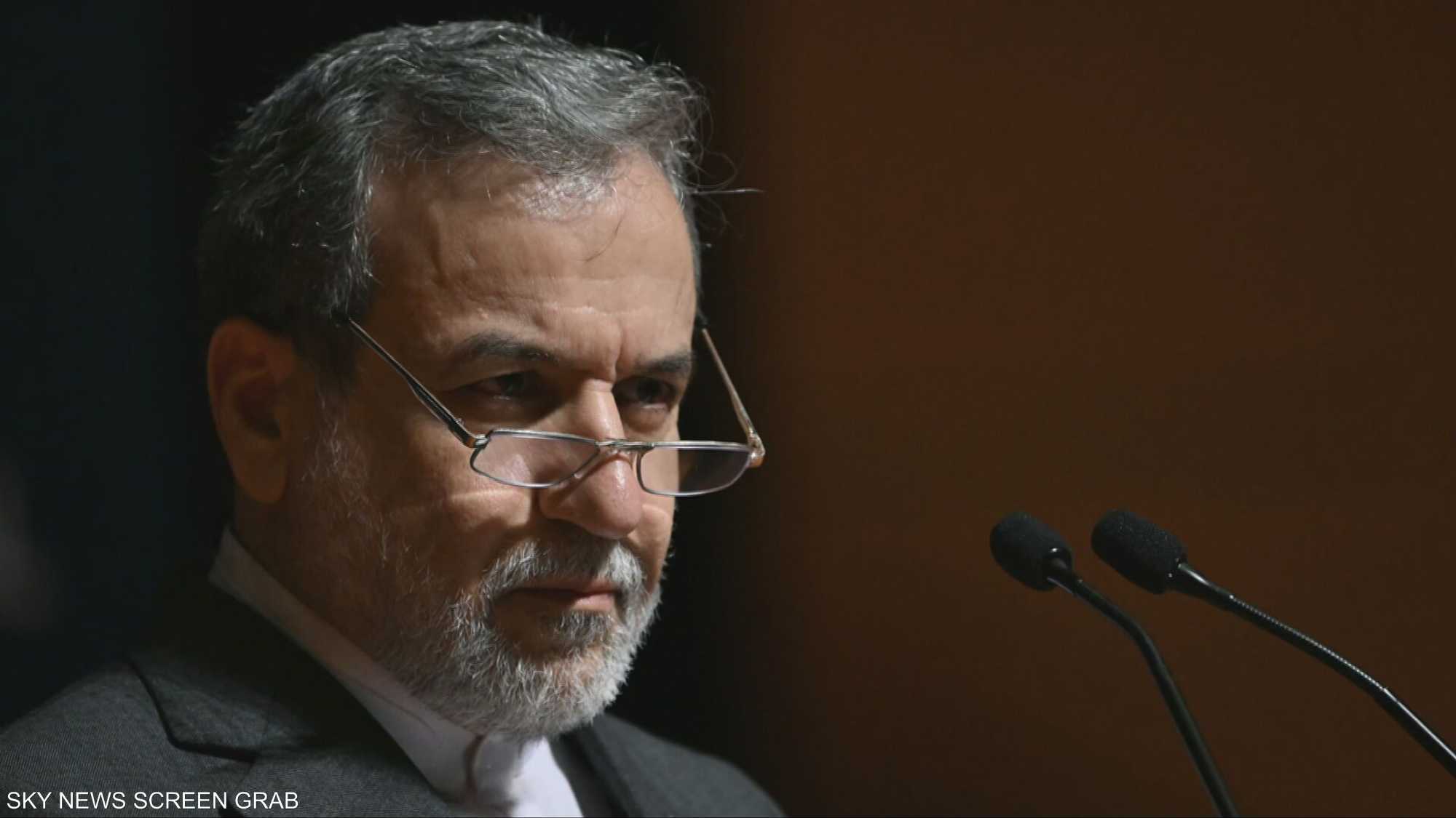 قبل محادثات عُمان.. إيران تتحدى وتتمسك بالبرنامج الصاروخي