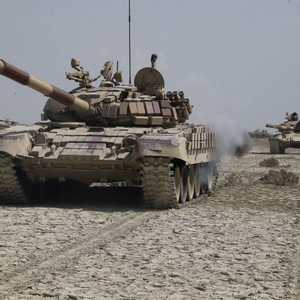دبابة إيرانية الصنع من طراز T-72Z.. أرشيفية