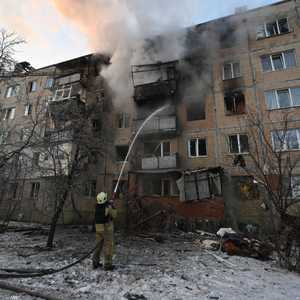 أرشيفية لضربة روسية على مبنى في خاركيف