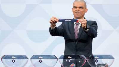 منتخبا إنجلترا وإسبانيا في نفس المجموعة