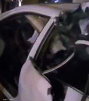 صورة متداولة للسيارة التي تعرضت للقصف من طائرة مسيرّة