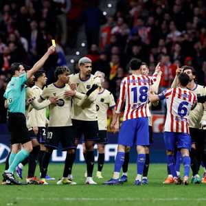 جانب من اللقاء المشحون بين أتلتيكو مدريد وبرشلونة