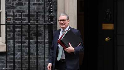 ستارمر يعتزم مطالبة أوروبا بتقليل الاعتماد على واشنطن عسكريا