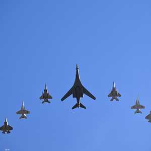 طائرات تابعة لسلاح الجو والبحرية الأميركية