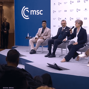 شارك في الندوة مسعد بولس