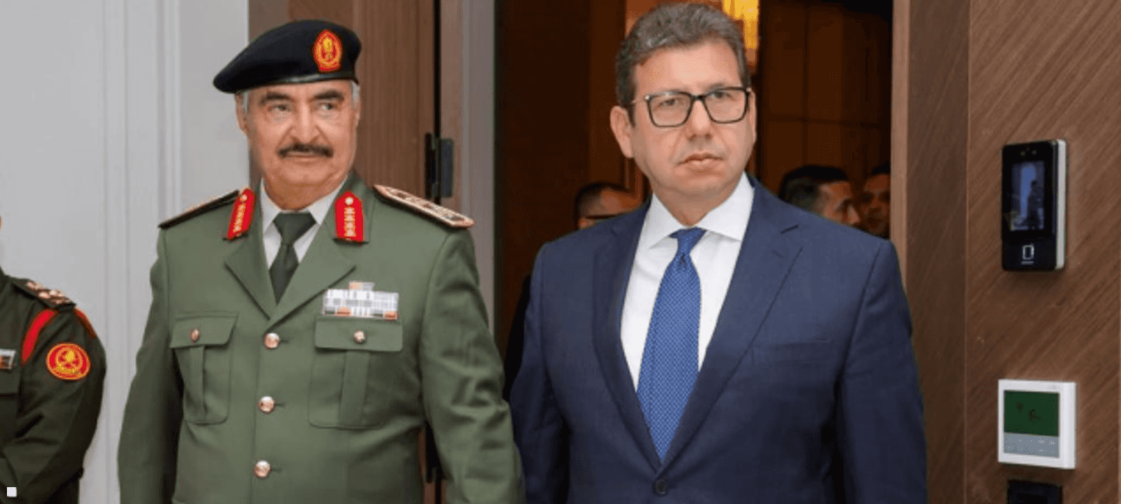 اللواء حسن رشاد والمشير خليفة حفتر