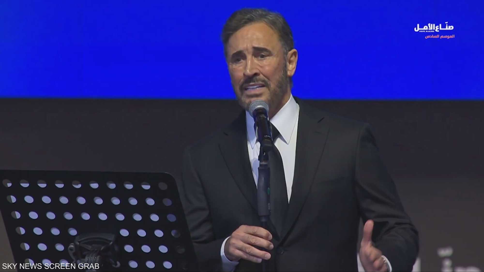 كاظم الساهر يغني للأمل في دبي