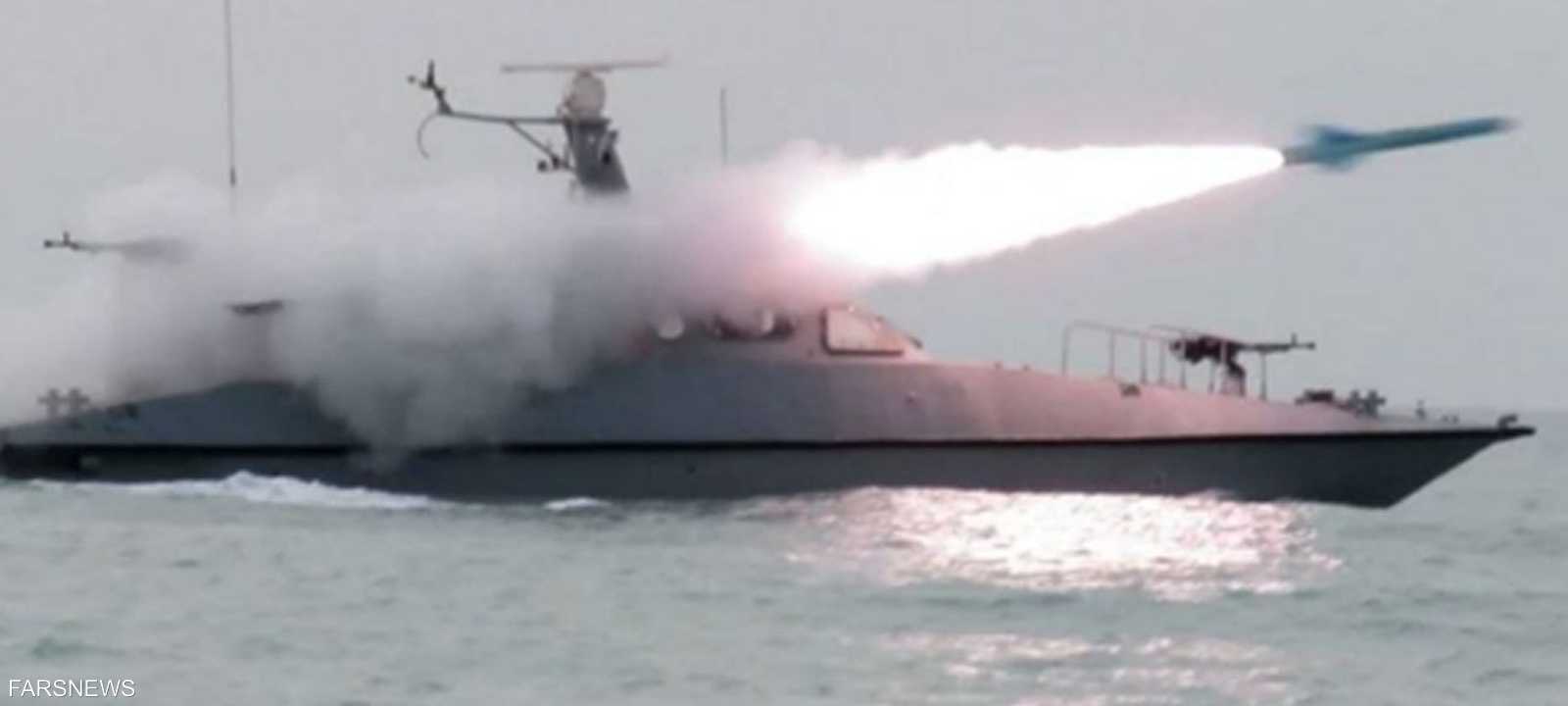 من المناورات في مضيق هرمز