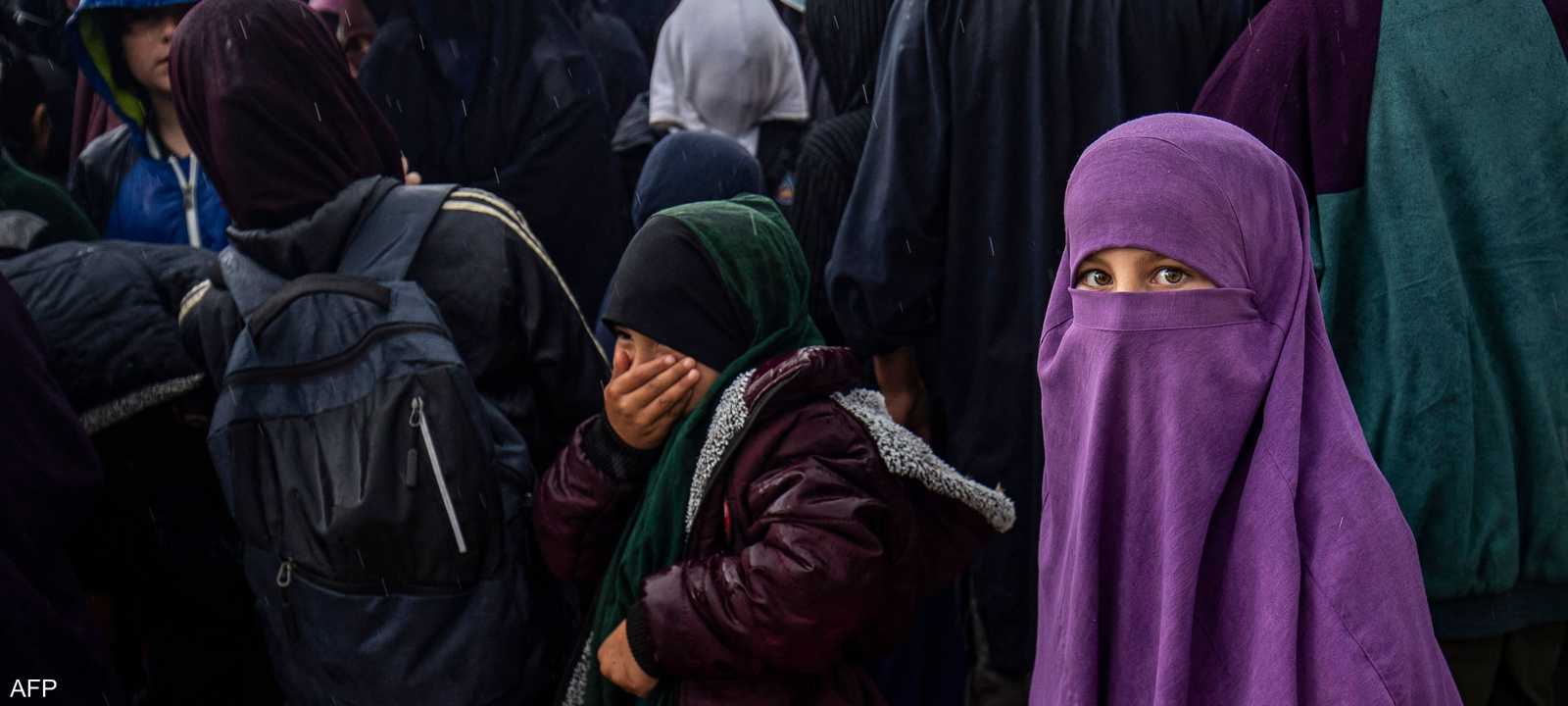 أطفال في مخيم روج