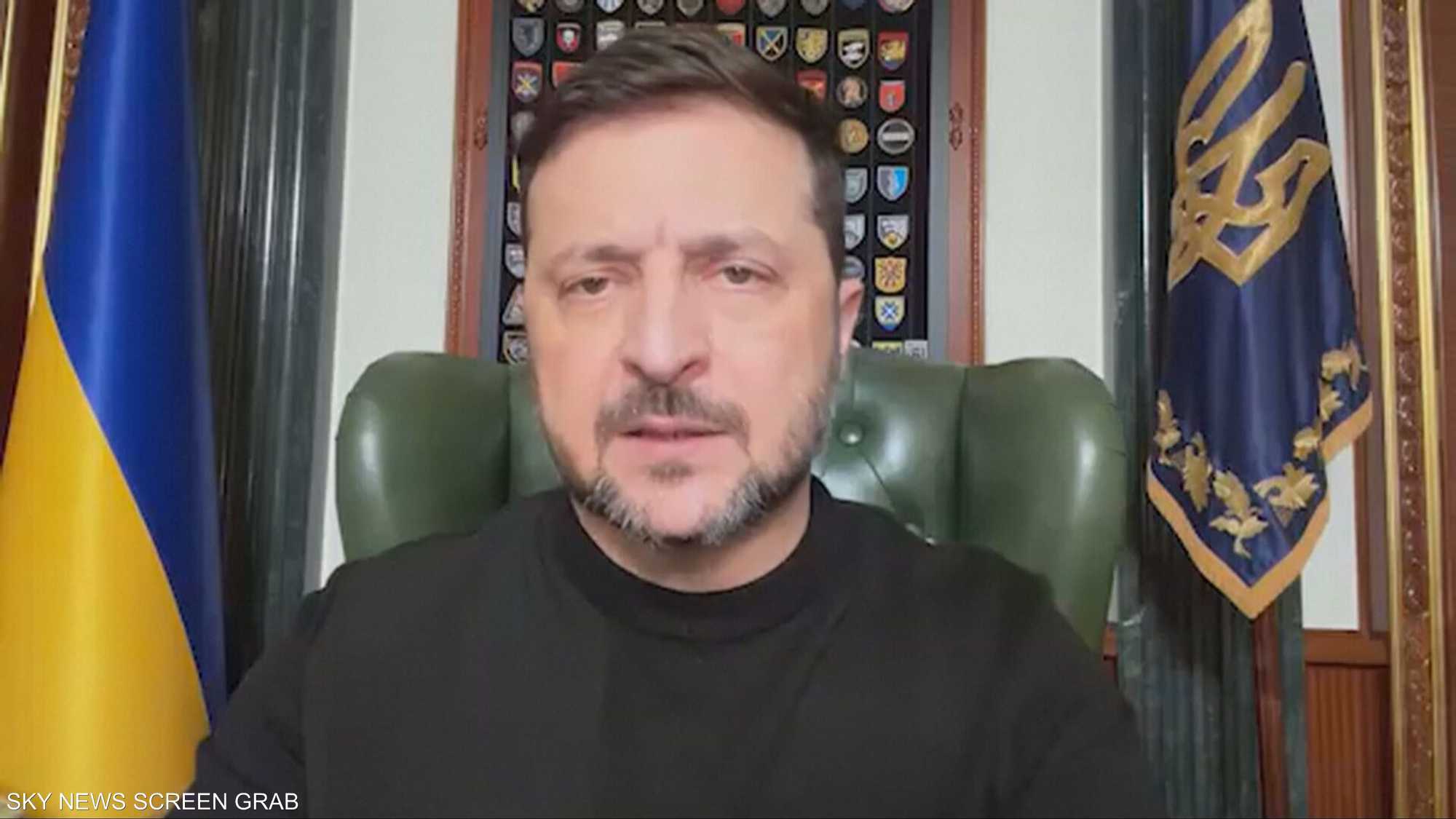 زيلينسكي يصف الموقف الروسي بالعبثي