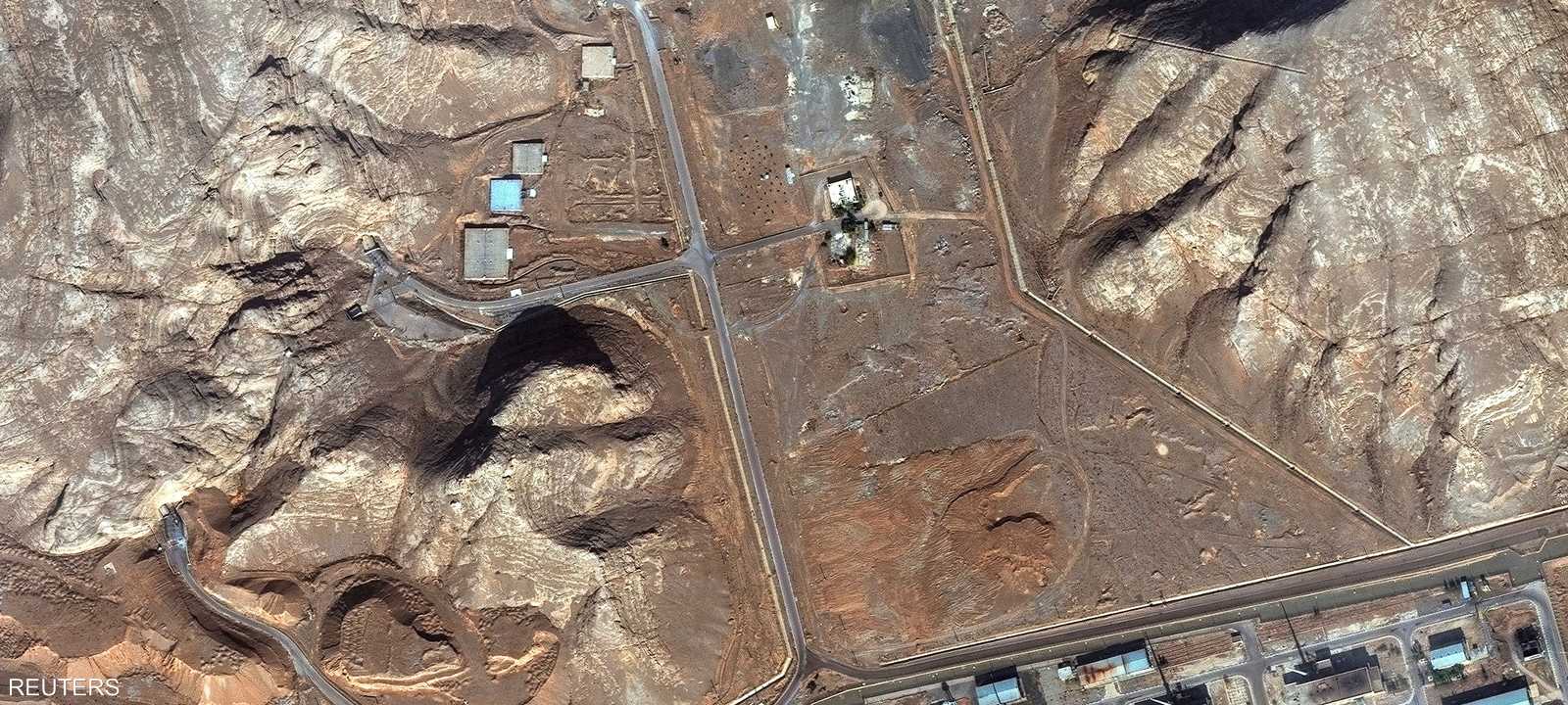 مداخل أنفاق غير مدفونة في مجمع أصفهان النووي