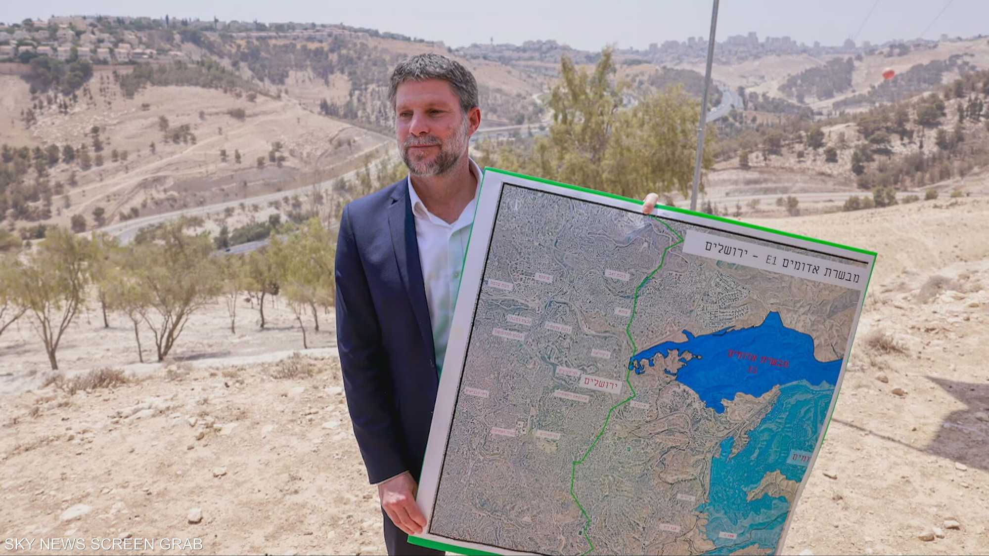 سموتريتش يدعو لتهجير الفلسطينيين من الضفة وغزة