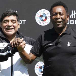 مارادونا وبيليه كانا خارج التشكيلة