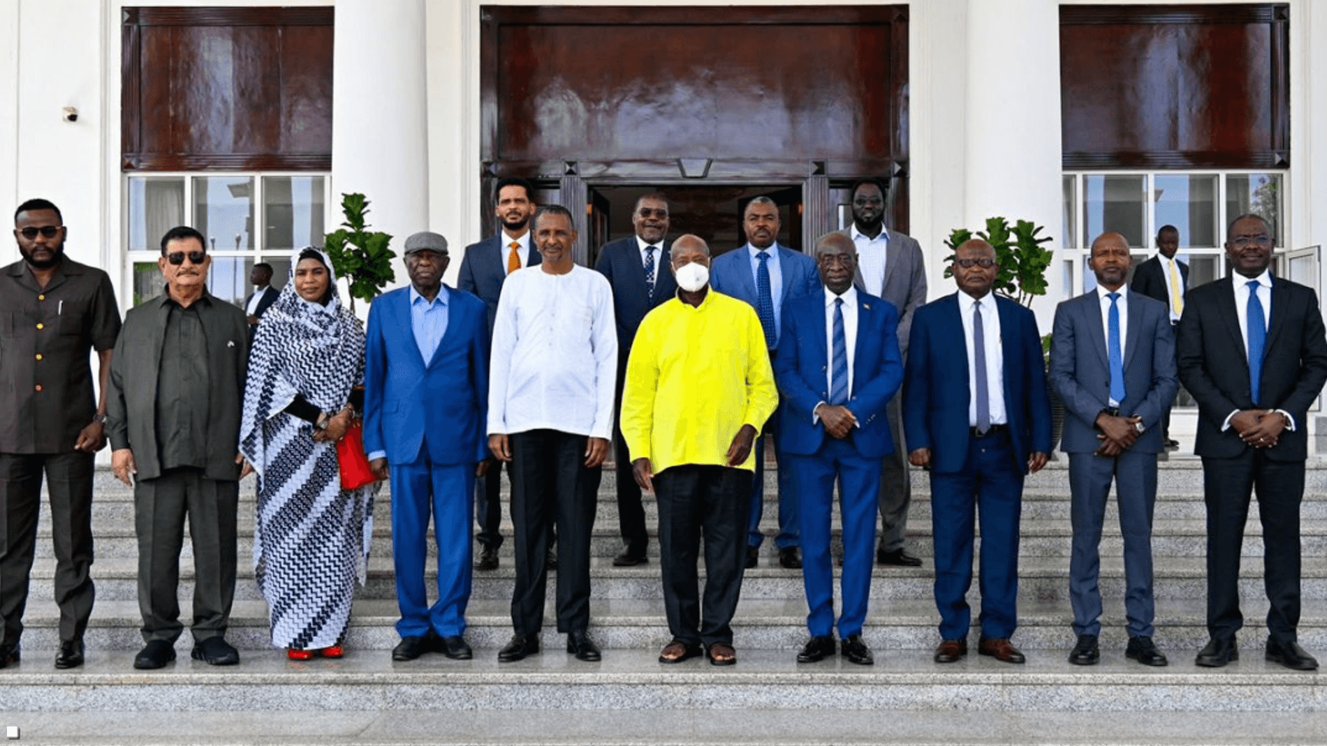 الرئيس الأوغندي يستقبل دقلو ويؤكد على الحل السلمي في السودان 